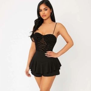 SHEIN Petite Flared Detail Skort